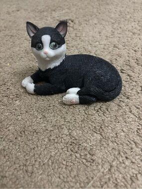 Black and White Ceramic Cat Figurine